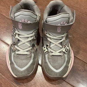 Nike high tops size 1.5